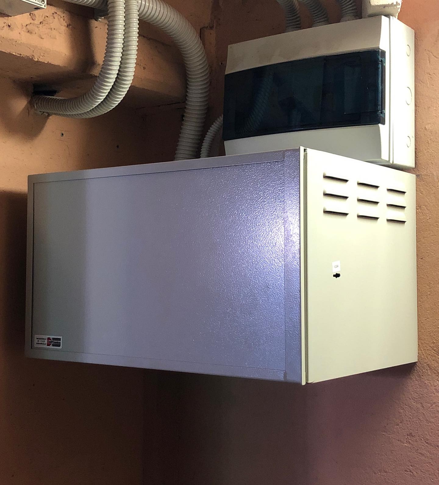 L’ #impianto di #videosorveglianzacondominiale come non lo avete mai visto. #sicurezzabologna #videosorveglianzabologna #tvcc #hikvision @emiltronica_srl www.emiltronica.it @hikvisionitaly