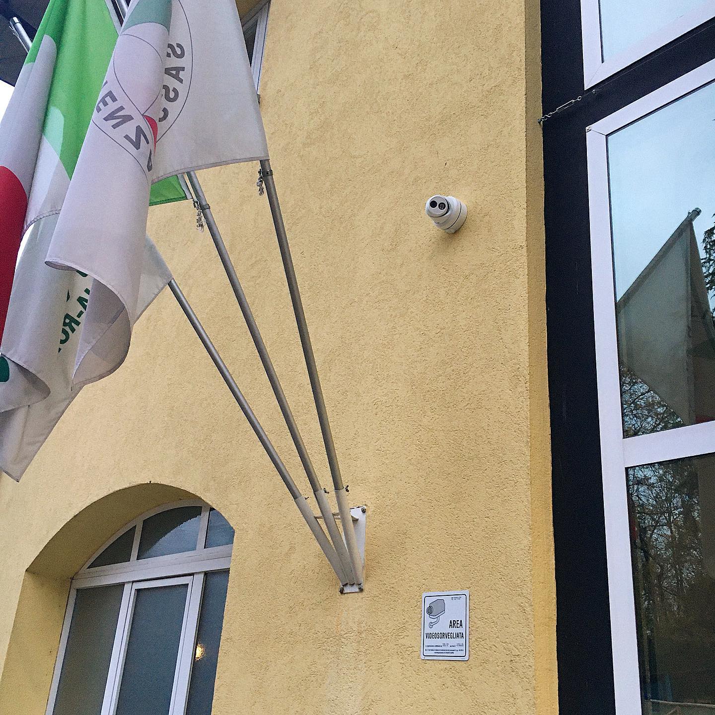 Occhietti. #sicurezzabologna #videosorveglianzabologna #telecamerebologna @hikvisionitaly @hikvision www.emiltronica.it