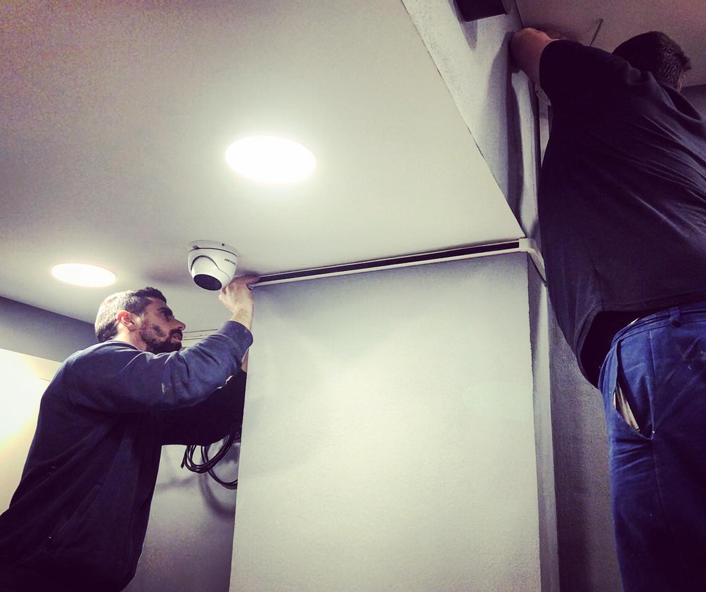 Cura dei dettagli ;) (non disturbateli) @hikvisionitaly @hikvision #sicurezzabologna #telecamerebologna www.emiltronica.it