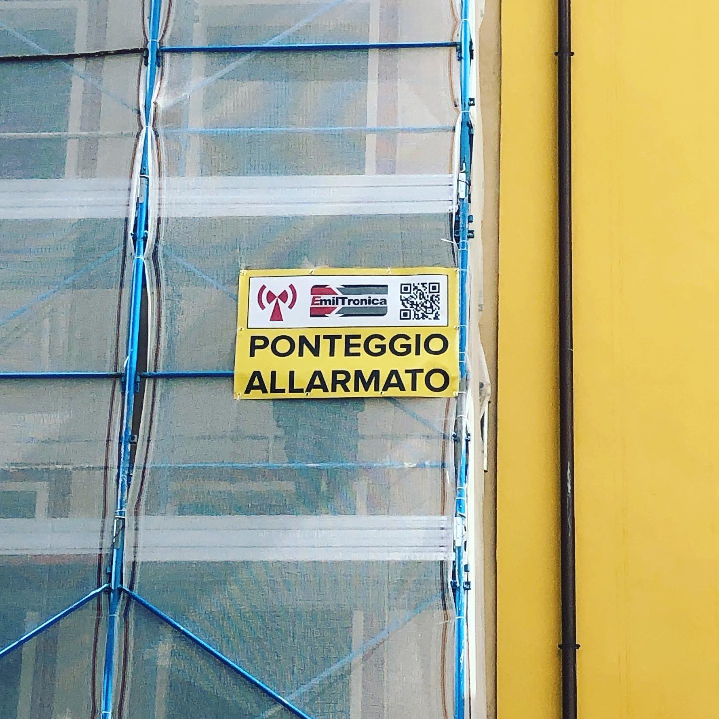 Richiedi ad @emiltronica_srl la tua soluzione di #controllo e verifica #intrusioni per il tuo #cantiere. www.emiltronica.it