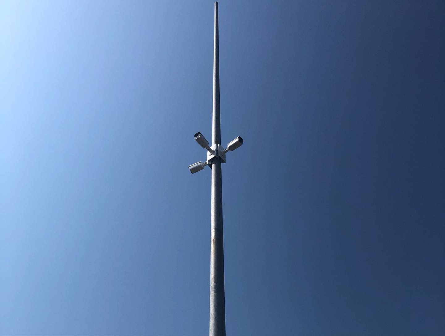 La #videosorveglianza come strumento di #sicurezza e #controlloimpianto nelle stazioni di energia. Richiedi la tua soluzione a @emiltronica_srl @hikvisionitaly  @hikvision www.emiltronica.it