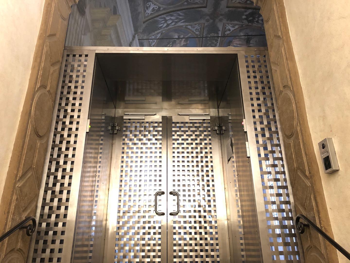 Soprintendenza, Bologna. #videocitofoniaip #intercom #Hikvision Richiedi  a @emiltronica_srl come entrare nel futuro. @hikvisionitaly @hikvision www.emiltronica.it