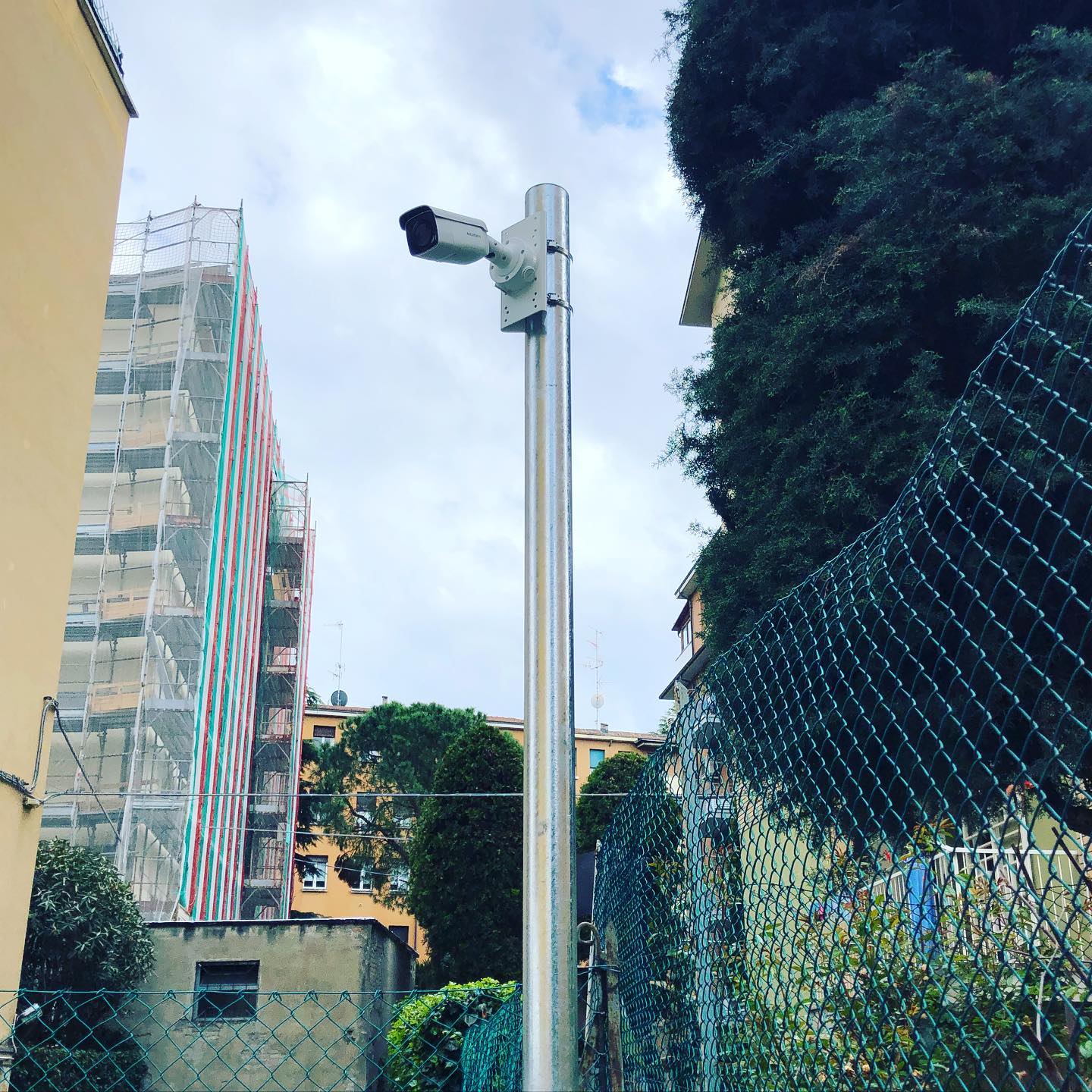 Richiedi a @emiltronica_srl il tuo impianto di #videosorveglianzacondominiale #sicurezzabologna #videosorveglianzabologna www.emiltronica.it @hikvisionitaly @hikvision